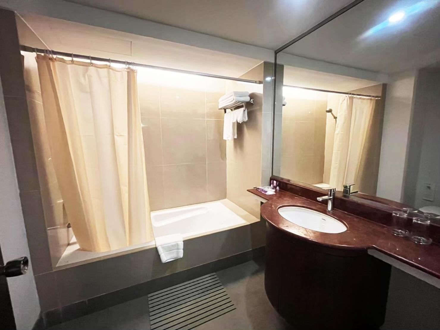 Fortune Hotel Korat- Sha Plus Накхонратчасима Экстерьер фото